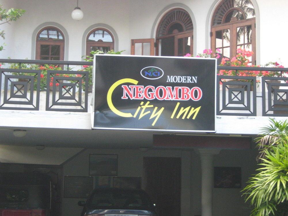 Zen Rooms Modern City Inn Negombo Exterior foto